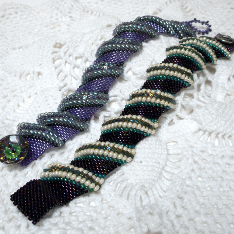 Diagonal Peyote beaded bracelet instructions