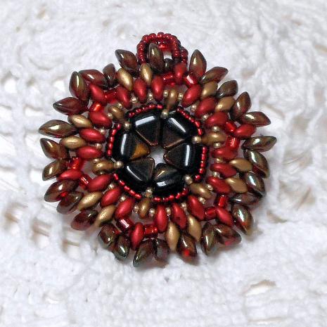 Beading pattern Fanshaw pendant Red