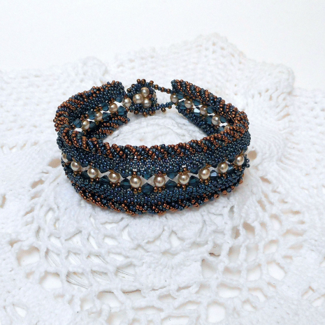 Beading tutorial Regalia in Blue and Gold